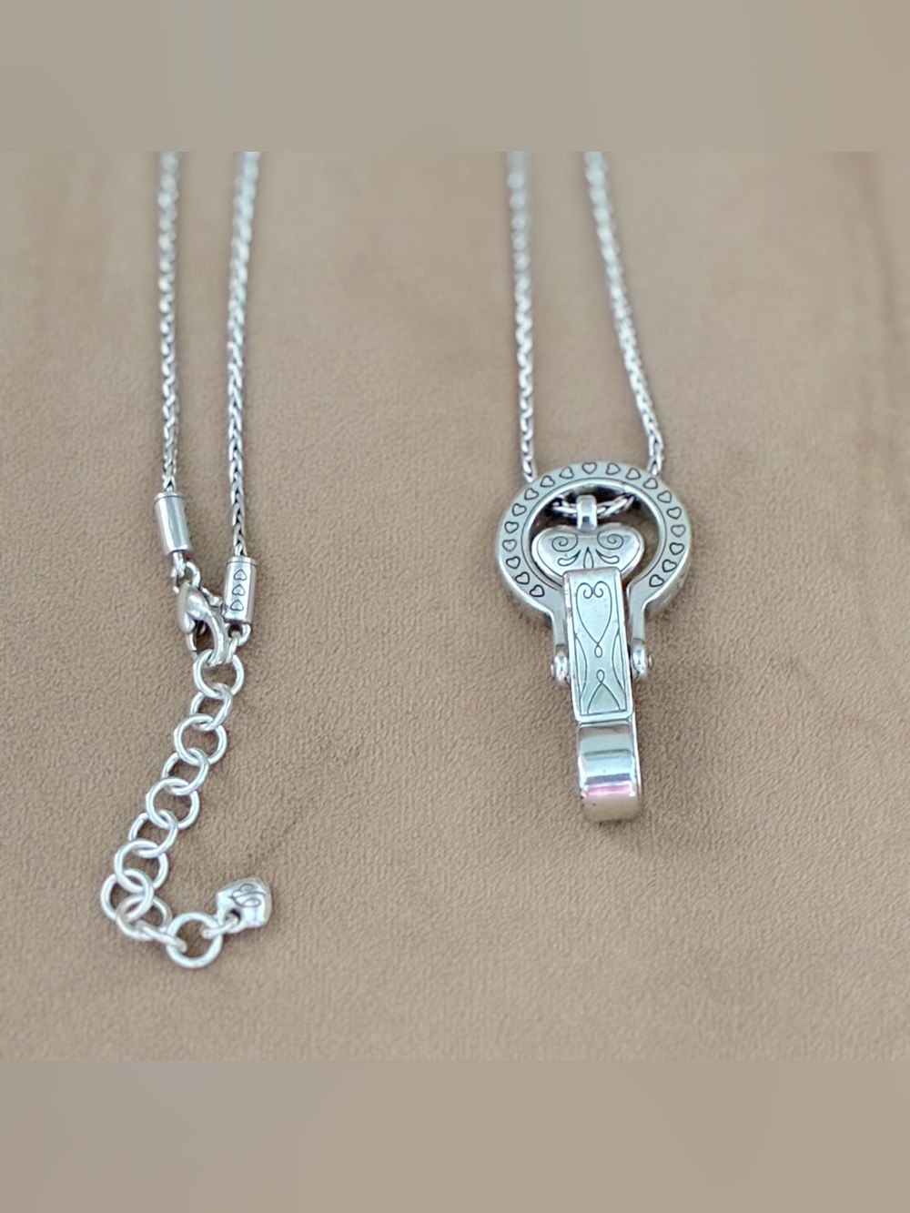 Brighton Silver Plated Floating Heart Badge Key Lanyard Holder - Picture 3 of 5